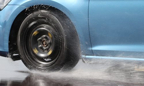 AMZS test 31 letnih pnevmatik dveh dimenzij: 195/65 R15 H in 215/65 R16 V